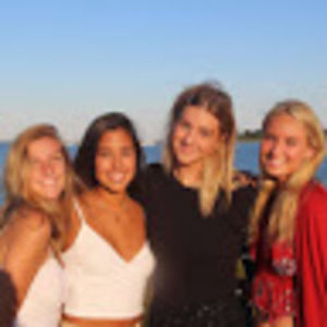 Meet your Posher, Claire